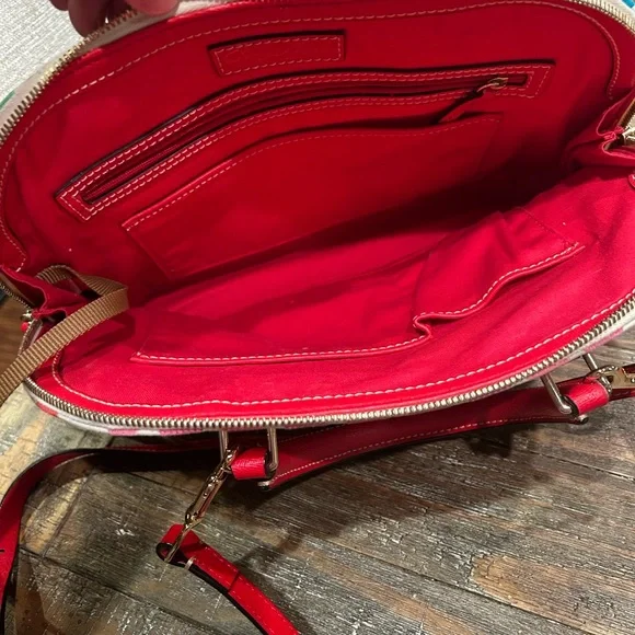 ❤️🩷Dooney & Bourke Hearts zip satchel Gently Used🩷❤️ - Picture 6 of 6